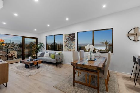 Photo of property in 935 Whangaparaoa Road, Manly, Whangaparaoa, 0930