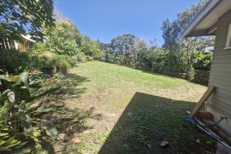 Photo of property in 4 Earl Road, Titirangi, Auckland, 0604