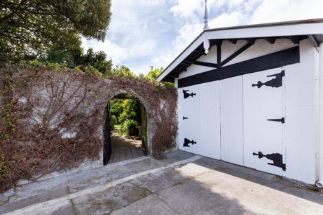 Photo of property in 33 Fitzroy Road, Fitzroy, New Plymouth, 4312