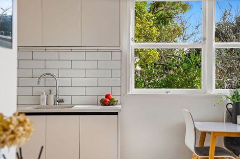 Photo of property in 2/19 Bishopgate Street, Birkdale, Auckland, 0626