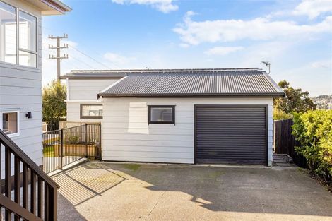 Photo of property in 123 Waimumu Road, Massey, Auckland, 0614