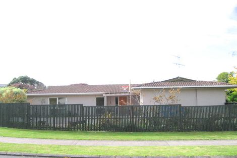 Photo of property in 20 Tyrian Close, Half Moon Bay, Auckland, 2012