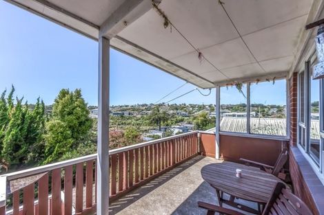 Photo of property in 27 Rimu Road, Stanmore Bay, Whangaparaoa, 0932