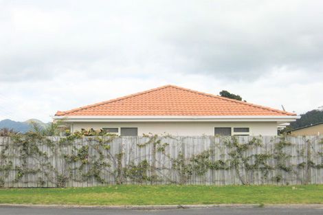 Photo of property in 231 Ocean Road, Whangamata, 3620