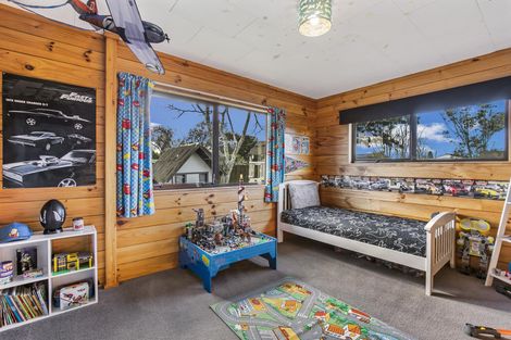 Photo of property in 11 Coolen Place, Tuakau, 2121