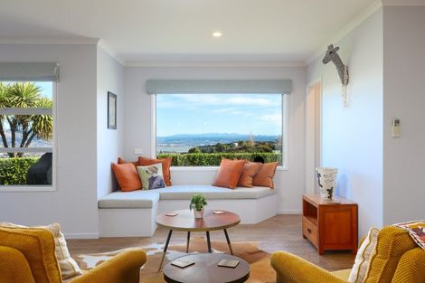 Photo of property in 2 Crown Terrace, Britannia Heights, Nelson, 7010