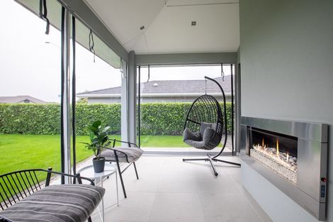 Photo of property in 14 Amberley Place, Flagstaff, Hamilton, 3210