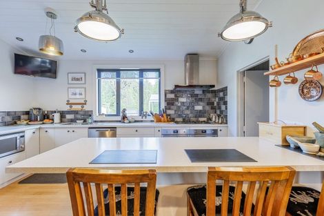 Photo of property in 100 Cole Street, Dannevirke, 4930