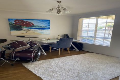 Photo of property in 31 Waiwherowhero Drive, St Andrews, Hamilton, 3200