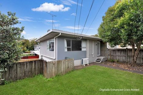Photo of property in 2/42 Sheridan Drive, New Lynn, Auckland, 0600
