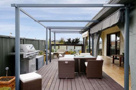 Photo of property in 2 Kew Place, Richmond Heights, Taupo, 3330