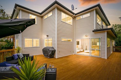 Photo of property in 311b Great North Road, Henderson, Auckland, 0612