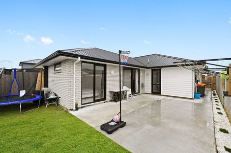 Photo of property in 5/147c Carlisle Road, Northcross, Auckland, 0632