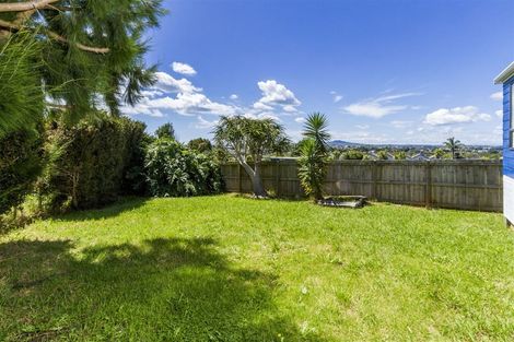 Photo of property in 3/23a Gladstone Road, Northcote, Auckland, 0627