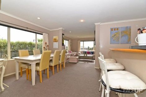 Photo of property in 33 Rush Creek Drive, Westgate, Auckland, 0614