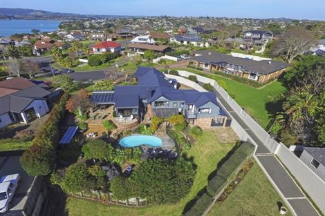 Photo of property in 9 Colleen Court, Cockle Bay, Auckland, 2014