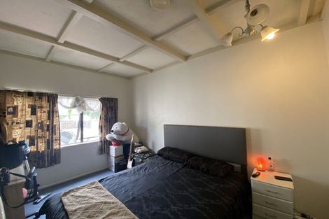 Photo of property in 63 Lynwood Road, New Lynn, Auckland, 0600