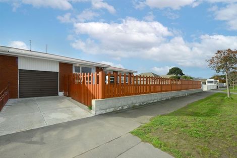 Photo of property in 2/345 Breezes Road, Aranui, Christchurch, 8061