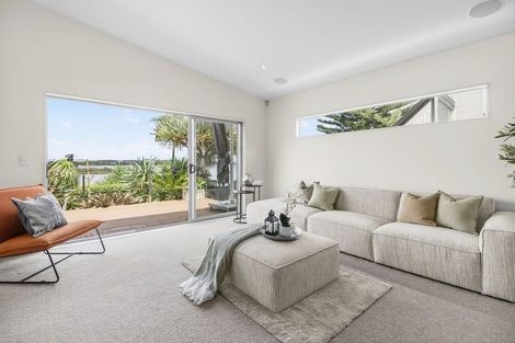 Photo of property in 48 Aurea Avenue, Pakuranga, Auckland, 2010