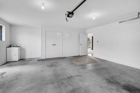 Photo of property in 17 Heta Road, Highlands Park, New Plymouth, 4312