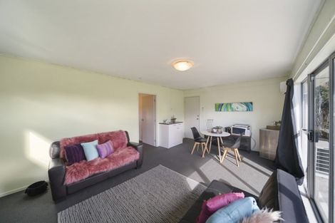 Photo of property in 17 Tupaki Place, Pakuranga Heights, Auckland, 2010