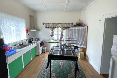Photo of property in 11 Clayburn Road, Glen Eden, Auckland, 0602
