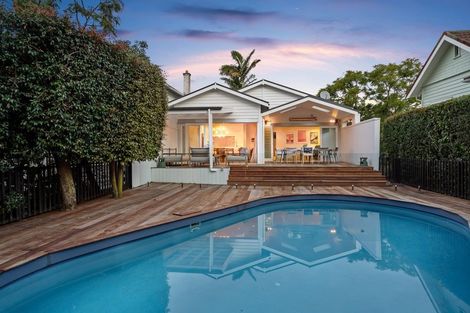 Photo of property in 17 West End Road, Herne Bay, Auckland, 1022