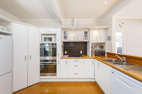 Photo of property in 40 Crewe Crescent, Hokowhitu, Palmerston North, 4410