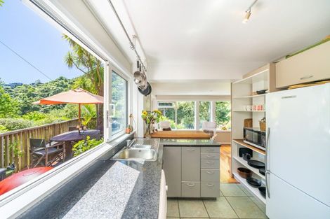 Photo of property in 3 Waitohu Road, York Bay, Lower Hutt, 5013