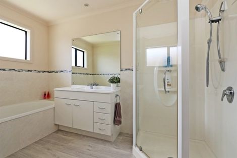 Photo of property in 205 Frimley Oaks, Frimley, Hastings, 4120