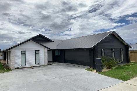 Photo of property in 8 Pinkerton Place, Ohauiti, Tauranga, 3112