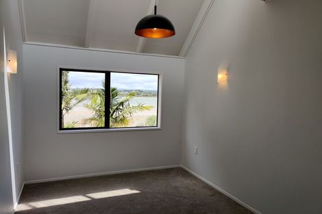 Photo of property in 21 Ferry Parade, Herald Island, Auckland, 0618