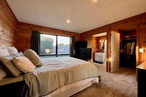 Photo of property in 2/98 Springs Road, Hornby, Christchurch, 8042