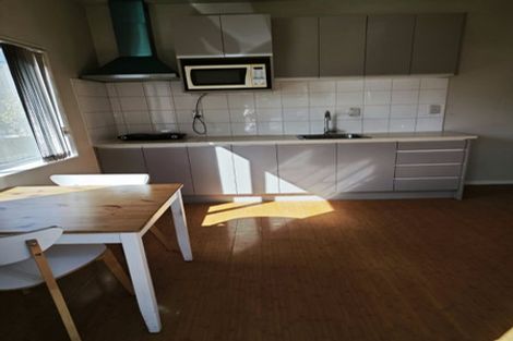 Photo of property in 11 Potter Avenue, Northcote, Auckland, 0627