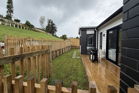 Photo of property in 6 Whenuateitei Crescent, Stanmore Bay, Whangaparaoa, 0932