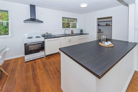 Photo of property in 11 Flinders Road, Heathcote Valley, Christchurch, 8022