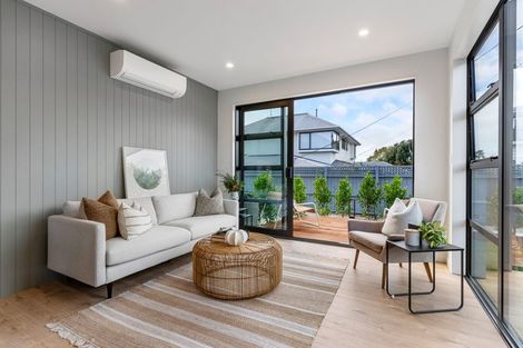 Photo of property in 3b Trafalgar Road, Milford, Auckland, 0620