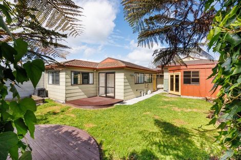 Photo of property in 9 Shamrock Street, Takaro, Palmerston North, 4412