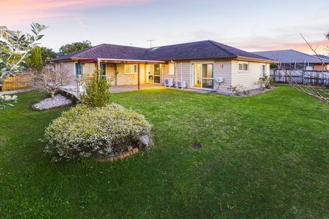 Photo of property in 35 Croftview Road, Wattle Downs, Auckland, 2103
