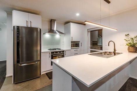 Photo of property in 22 Kapowai Boulevard, Takanini, 2112