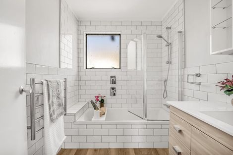 Photo of property in 7 Panzic Place, Glen Eden, Auckland, 0602