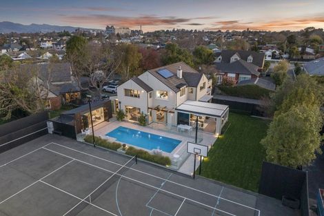 Photo of property in 90 Memorial Avenue, Ilam, Christchurch, 8053