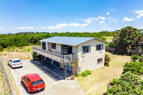 Photo of property in 128 Bream Bay Drive, Ruakaka, 0116