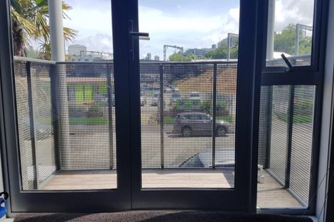 Photo of property in 1/546 Glenfield Road, Glenfield, Auckland, 0629