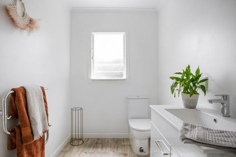 Photo of property in 104 Iranui Road, Inner Kaiti, Gisborne, 4010