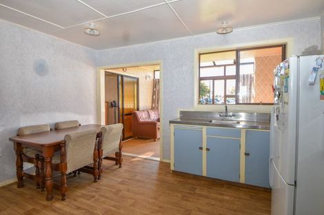 Photo of property in 9 Davy Street, Carterton, 5713