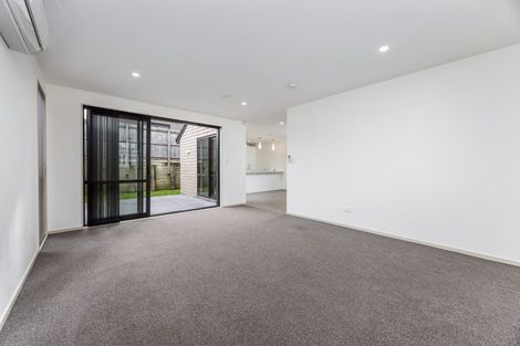 Photo of property in 33 Carole Crescent, Pakuranga, Auckland, 2010
