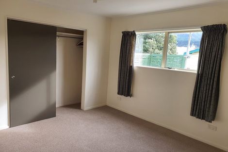 Photo of property in 27a Tremewan Street, Tawa, Wellington, 5028