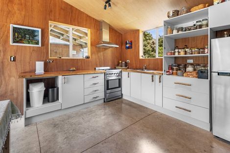 Photo of property in 241a Hailes Road, Whananaki, 0181