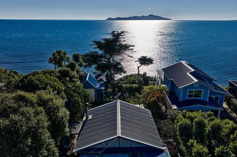 Photo of property in 43 Haunui Road, Pukerua Bay, 5026